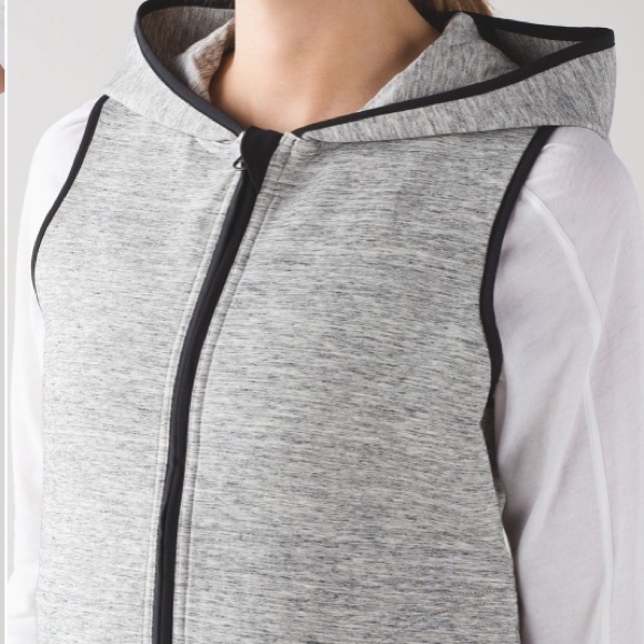 Lululemon”insculpt” reversible vest - Picture 9 of 10